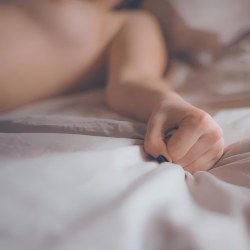Respirando para alcanzar mejores orgasmos: 3 técnicas para desbloquear un placer más profundo
